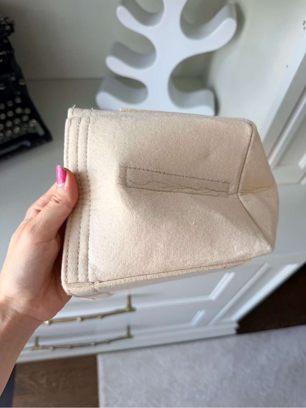 Felt Light Beige Bag Purse Insert Organizer 8.5 X 7 X 6 Inches Like New - Picture 8 of 10